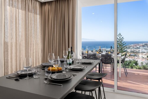 Vacation Home 'Karat Sand' with Sea View, Wi-Fi and Air Conditioning