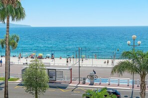 Beach nearby - Apartment 'Promenade Des Anglais' with Sea View, Balcony and Wi-Fi (Nice)