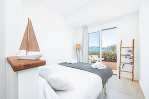 2 bedrooms, iron/ironing board, free WiFi