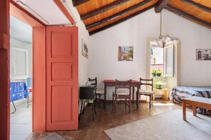 1 habitación, wifi gratis y ropa de cama