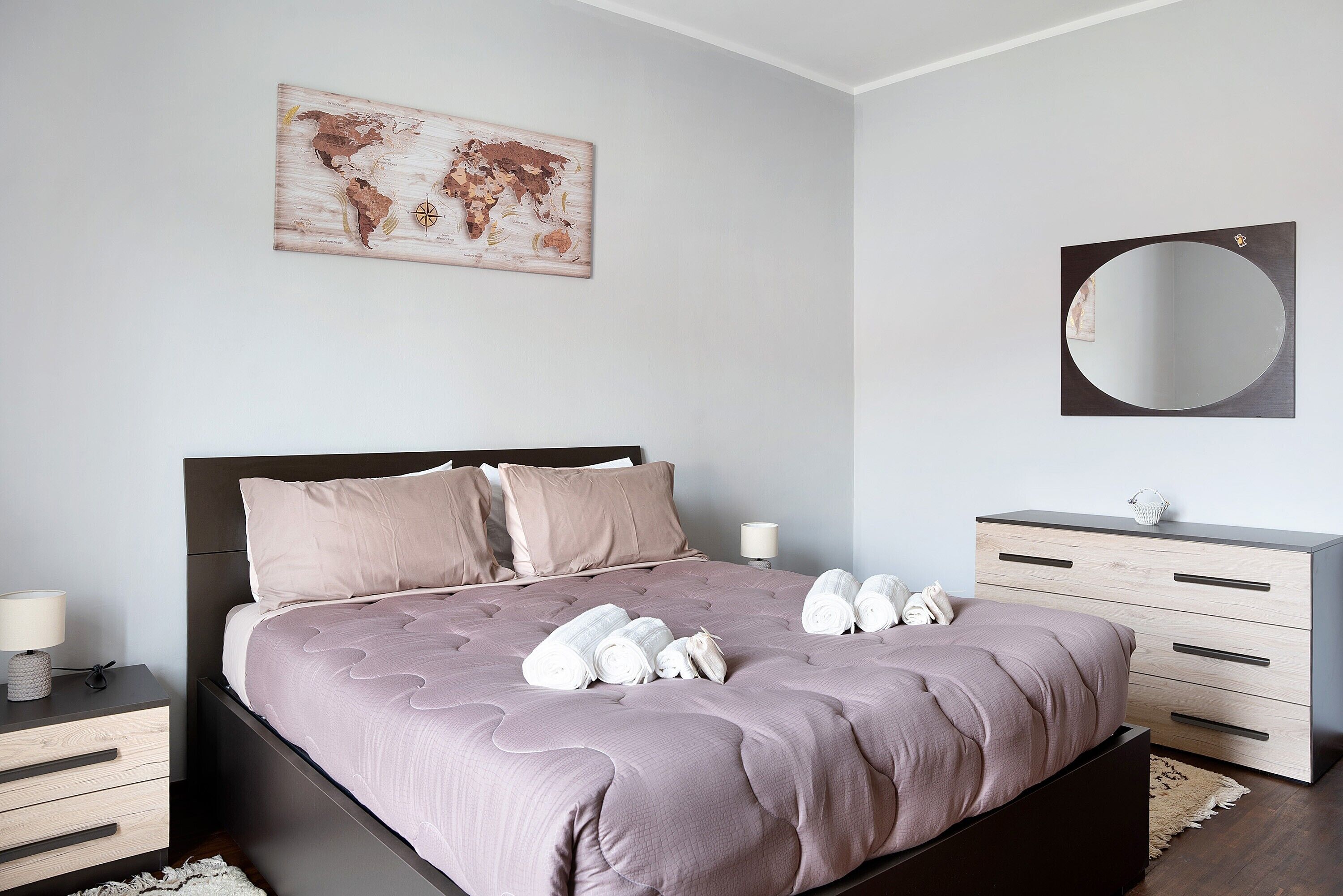 2 室のベッドルーム、アイロン / アイロン台、WiFi (無料)、ベッドシーツ