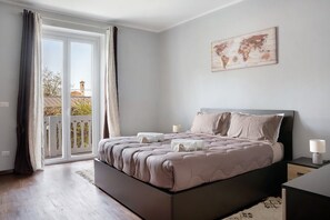 2 bedrooms, iron/ironing board, free WiFi, bed sheets - Apartment 'Casa Vacanze Nada' with Private Terrace, Wi-Fi and Air Conditioning (Dogliani)