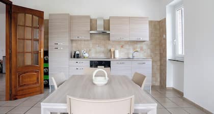 Appartement 'Casa Vacanze Nada' avec terrasse privée, Wi-Fi et climatisation