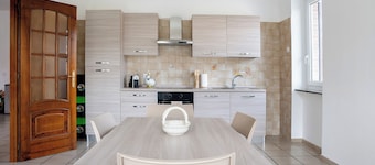 Apartment 'Casa Vacanze Nada' with Private Terrace, Wi-Fi and Air Conditioning