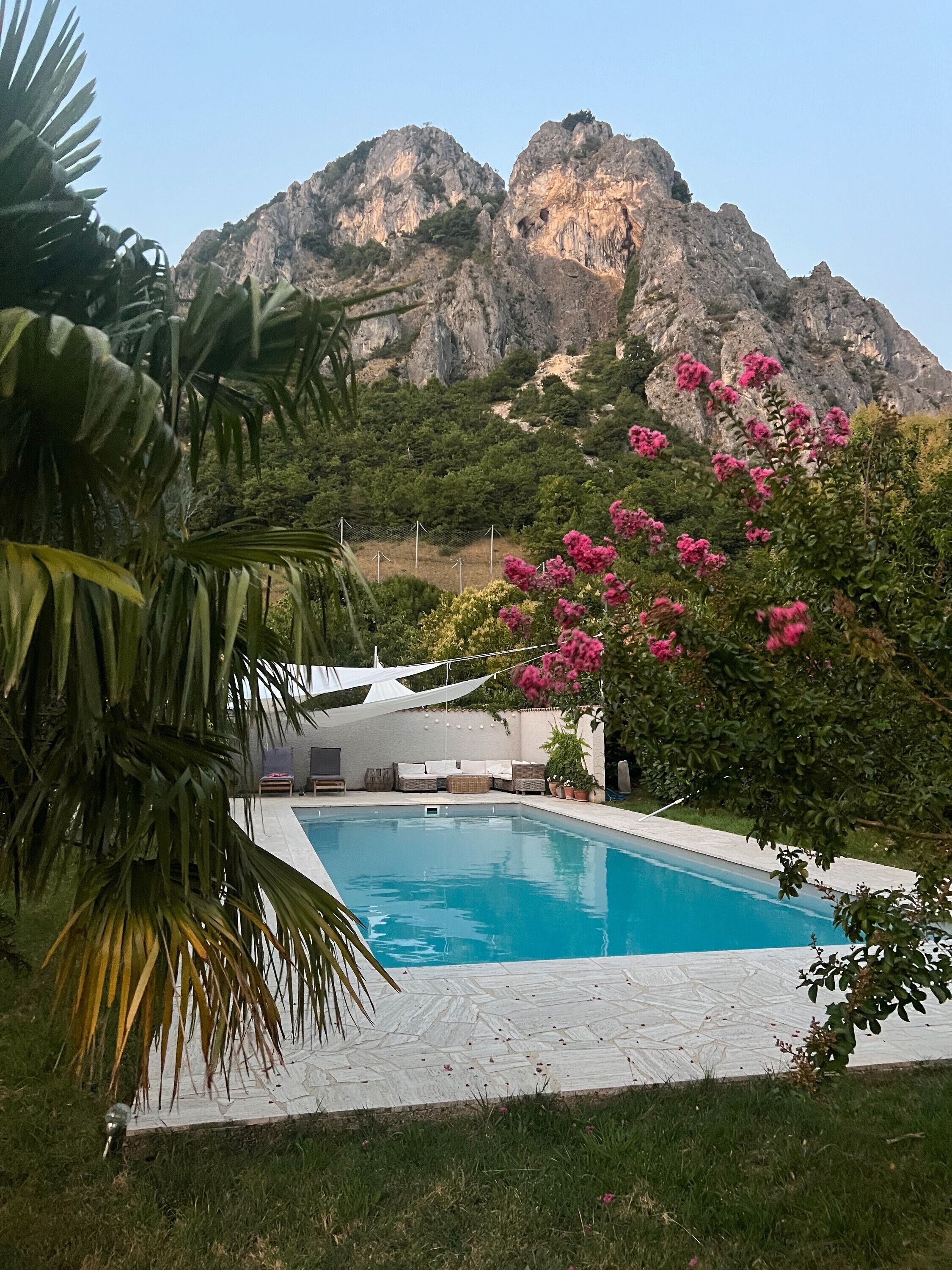 Een verwarmd zwembad