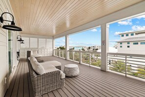 Terrace/patio - 30A Backyard Paradise - Huge Luxury Vacation Home with Gulf Views & Private Pool (Rosemary Bch)