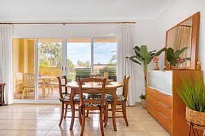 Interior - Apartment 'Denia Clemenvilla' with Shared Pool, Wi-Fi and Air Conditioning (Dénia)