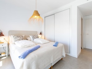 2 habitaciones, escritorio y internet 