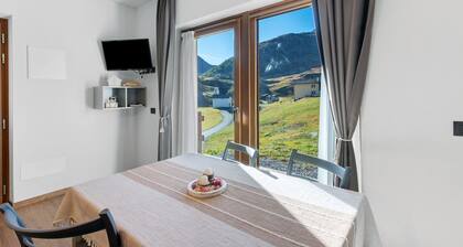 Apartment 'Val Tort' with Mountain View, Shared Garden and Wi-Fi