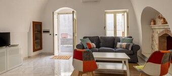 Holiday Home 'Dimora Caravigna' with Wi-Fi and Air Conditioning