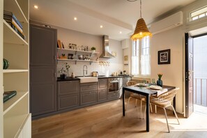 Fridge, oven, dishwasher, electric kettle