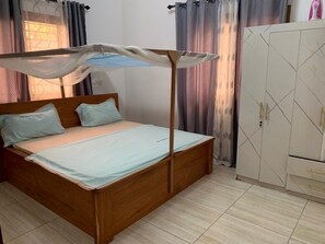 2 habitaciones, tabla de planchar con plancha y wifi 