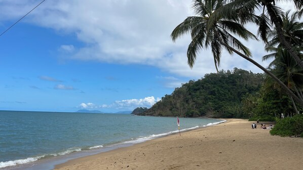 Beach - New Pool Now Open! - Trinity Beach Haven (Trinity Beach)