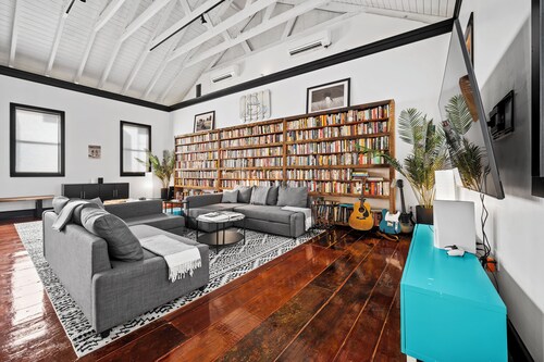 Single Night Bookings Welcome - Tropical Modern Loft - SoHo Style - Concierge