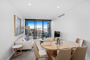 Smart TV - Escape to paradise at this exquisite 2 bedroom, 2 bathroom apartment. (Gold Coast)