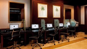 Business center - 2 Connecting Suites at a 5⭐️ Hotel (Miami)