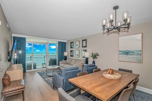 Smart TV - 1BR Direct Ocean Front Suite Newly Renovated! (Myrtle Beach)