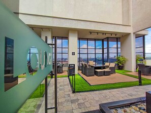 Interior - 20th floor skyline nest. (Nairobi)