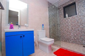 Asciugamani, sapone, carta igienica