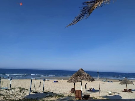Playa privada en los alrededores, arena blanca