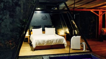 Piramide | Premium bedding, down duvets, minibar, individually furnished