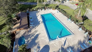 Piscine extérieure