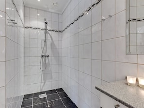 Bathroom - "Alfredine" - 1km from the sea by Interhome (Blåvand)