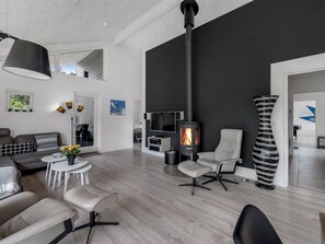 TV, fireplace, DVD player, table football - "Jonka" - 2km from the sea by Interhome (Blåvand)