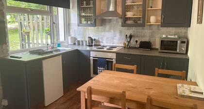 Painters Cottage, 2-Bed Chalet nr St Ives & Hayle