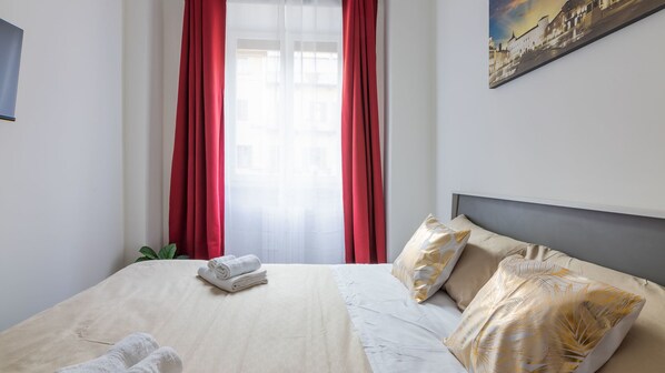 1 bedroom, iron/ironing board, WiFi, bed sheets