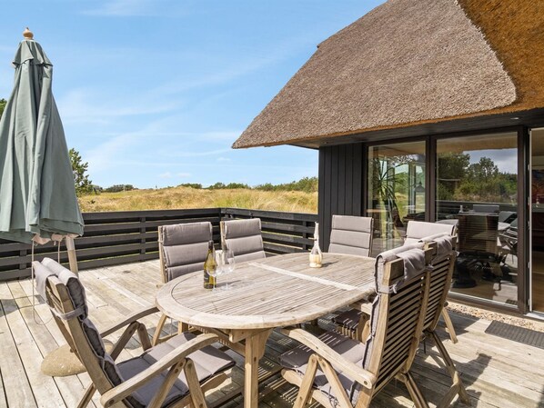 Outdoor dining - "Reiko" - 1.5km from the sea by Interhome (Blåvand)