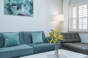 Townhome, Multiple Beds, Patio, Garden View (Beachside Palms) | Living area | 50-inch flat-screen TV with digital channels - Beachside Palms - Miramar Beach (Miramar Beach)