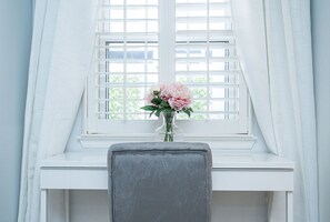 Maison en rangée, Plusieurs lits, patio, vue sur le jardin (Beachside Palms) | 2 chambres, décor unique, ameublement unique, bureau