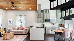 House, Multiple Beds, Kitchen, Garden View | In-room dining - Boho Escape (Austin)