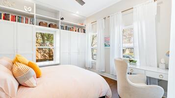 Rumah, Beberapa Tempat Tidur, dapur, pemandangan kebun | 2 kamar tidur dan didekorasi berbeda-beda