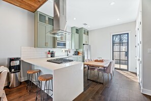 Ferienhaus, Mehrere Betten, Küche, Gartenblick | Eigene Küche | Kühlschrank, Mikrowelle, Ofen, Herdplatte