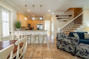 獨棟房屋, 多張床, 庭院, 花園景觀 (Sandestin Bungalo 46) | 私人廚房 | 電冰箱、微波爐、烤箱、爐台