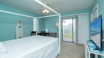 Townhouse, flere senger, terrasse, hageutsikt (Rum Runner's Retreat) | 2 soverom, individuelt dekorert og individuelt innredet