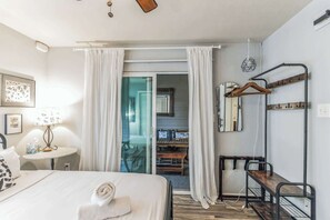 Apartment, 1 Queen-Bett, Terrasse, Gartenblick (Eclectic Comfort)