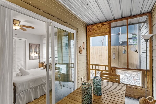 Lägenhet - 1 queensize-säng - uteplats - utsikt mot trädgården (Eclectic Comfort) | 1 sovrum, individuell inredning, unika möbler och gratis wi-fi