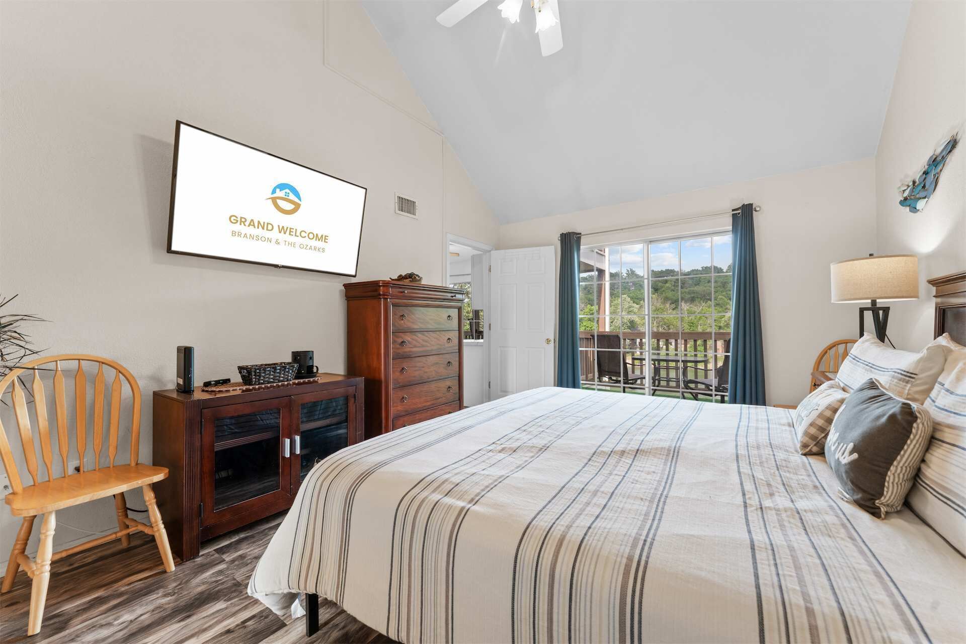 Condo, Multiple Beds, Balcony (On Lake Time Taneycomo) | 2 bedrooms, individually decorated, individually furnished, bed sheets