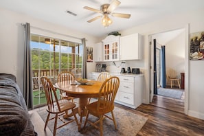 Appart'hÎtel, plusieurs lits, balcon (On Lake Time Taneycomo) | 2 chambres, décoration personnalisée, ameublement personnalisé