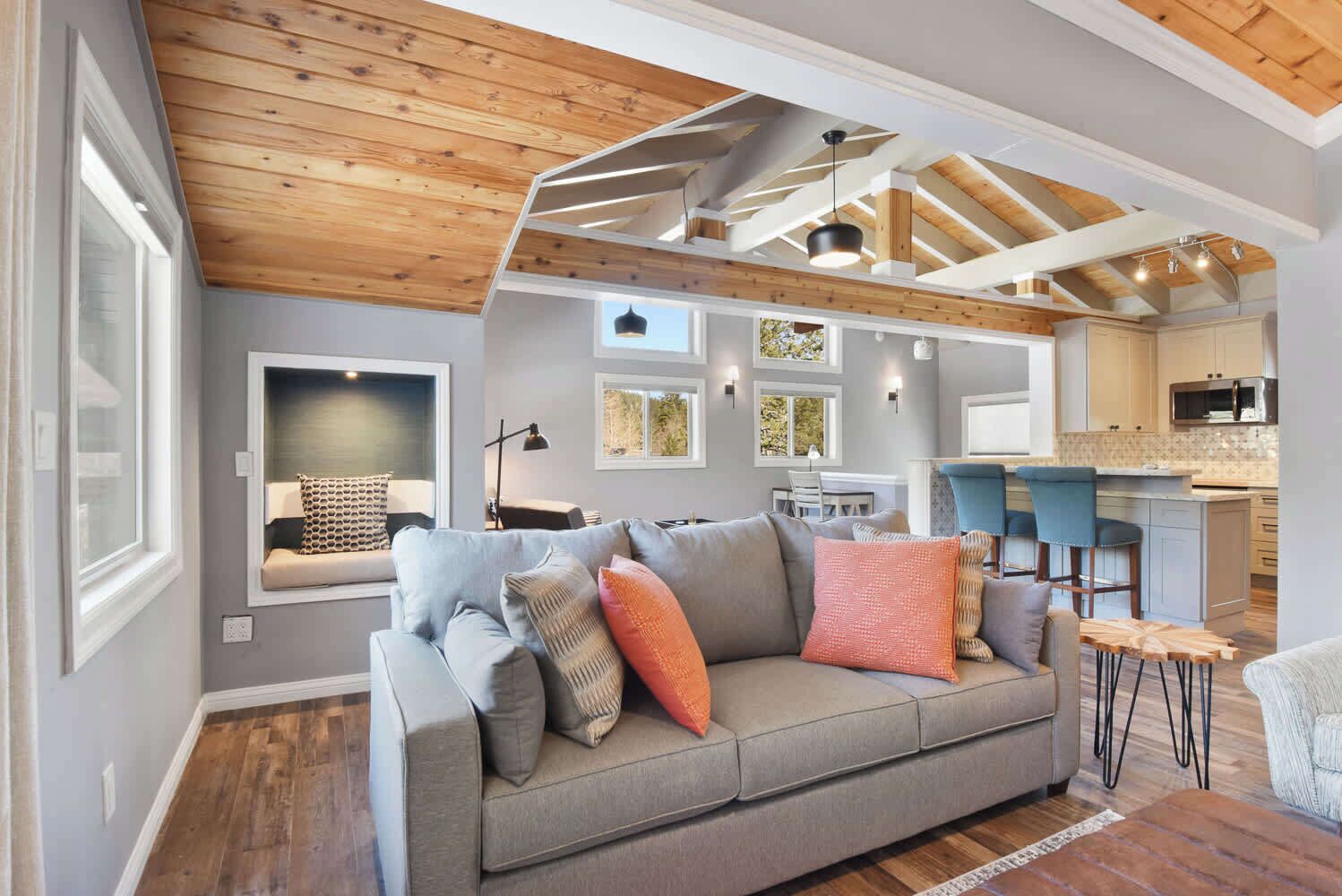 Ferienhaus, Mehrere Betten, Balkon, Bergblick (Alpine Chalet) | Wohnbereich