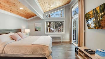 独立别墅, 多张床, 阳台, 山景 (Alpine Chalet) | 4 多间卧室、特色装修、特色家居、办公桌