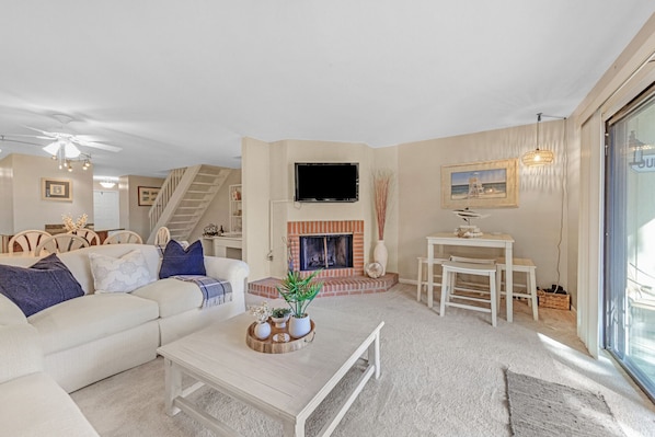 Villa, Multiple Beds, Balcony, Golf View (Fore Season Retreat) | Living area | 42-inch flat-screen TV with digital channels