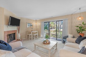 Villa, flere senger, balkong, utsikt mot golfbane (Fore Season Retreat) | Oppholdsområde