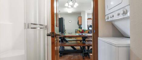 Cabin, Multiple Beds, Patio, Mountain View (Kemper's Duet Cabins) | Interior