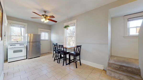 House, Multiple Beds, Balcony | Private kitchen | Fridge, microwave, oven, stovetop