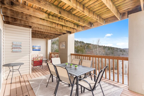 Leilighet, flere senger, adgang til basseng | Utsikt fra balkong