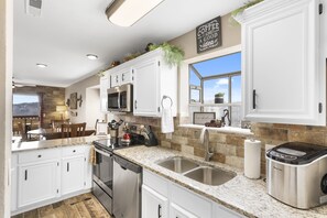 Leilighet, flere senger, adgang til basseng | Eget kjøkken | Kaffetrakter/tekoker